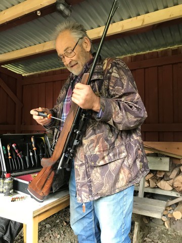 Roger Jansson intresse för jakt och vapen var väldokumenterat och blev en tillgång för utbildningsverksamheten i Jägareförbundet Dalarna. Foto Ulf Berg