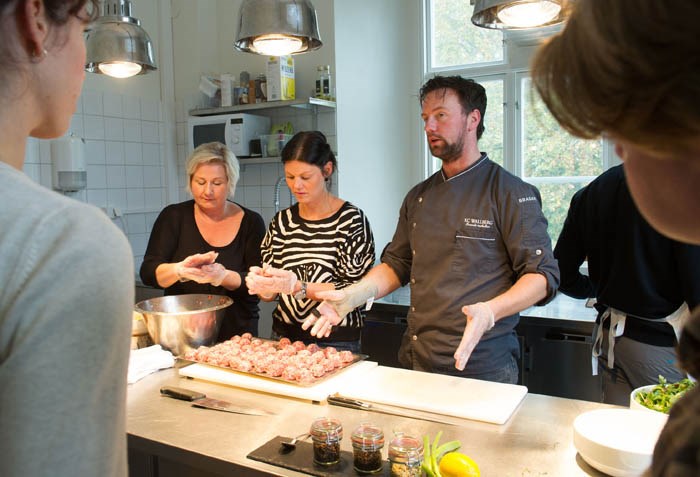 Under dagen får du bland annat kunskap om hur man lagar det godaste viltköttet. Foto: Lena Runér