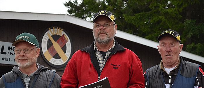 Veteranerna fr. v. 2:an Håkan Magnusson, segraren Ted Lindström samt 3:an Donald Eriksson. Foto: Lars Björk