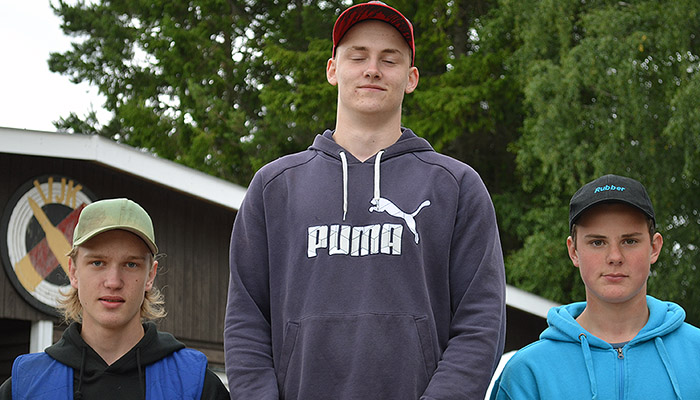 Pallen i juniorklass 2:an Fred Matsson, , 1:an Fred Askling och 3:an Henrik Westholm. Foto: Lars Björk